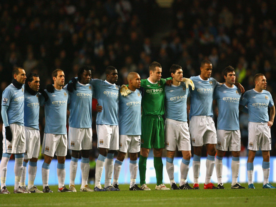 拉卡泽特回到酋长球场，观看并解说枪手对阵拜仁的比赛（拉卡泽特重返酋长球场，现场观战并解说阿森纳对阵拜仁）