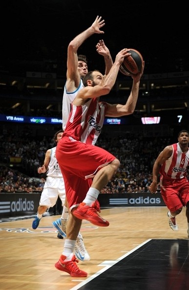 理疗师：DV9的伤和丁丁、卢卡库类似，可能需要3到5个月恢复（理疗师称DV9伤势与德布劳内、卢卡库相仿，预计3至5个月复出）